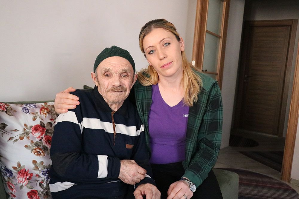 RÜYASINDA GÖRDÜ, YAŞLI ADAMA KOŞTU