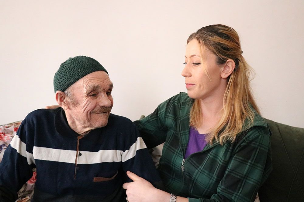 RÜYASINDA GÖRDÜ, YAŞLI ADAMA KOŞTU