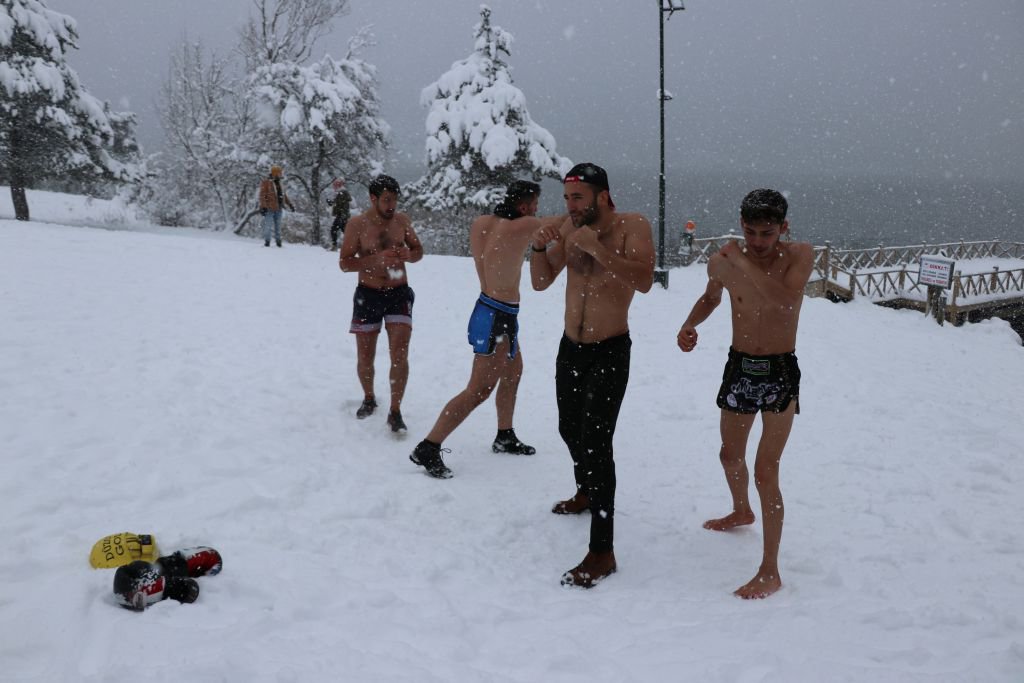 SOĞUĞA MEYDAN OKUDULAR