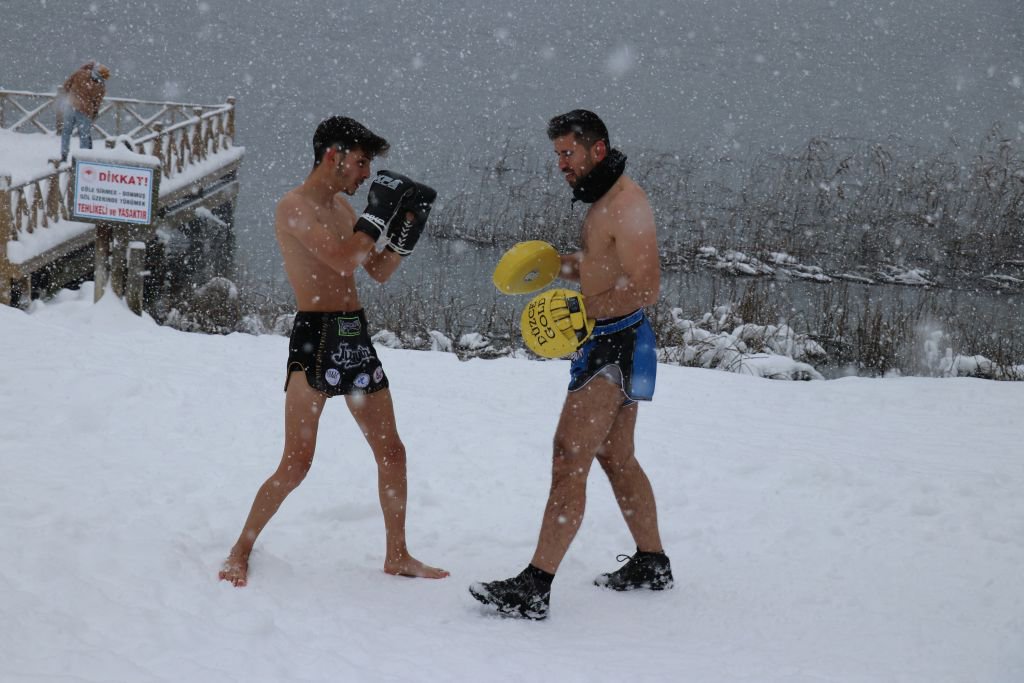 SOĞUĞA MEYDAN OKUDULAR