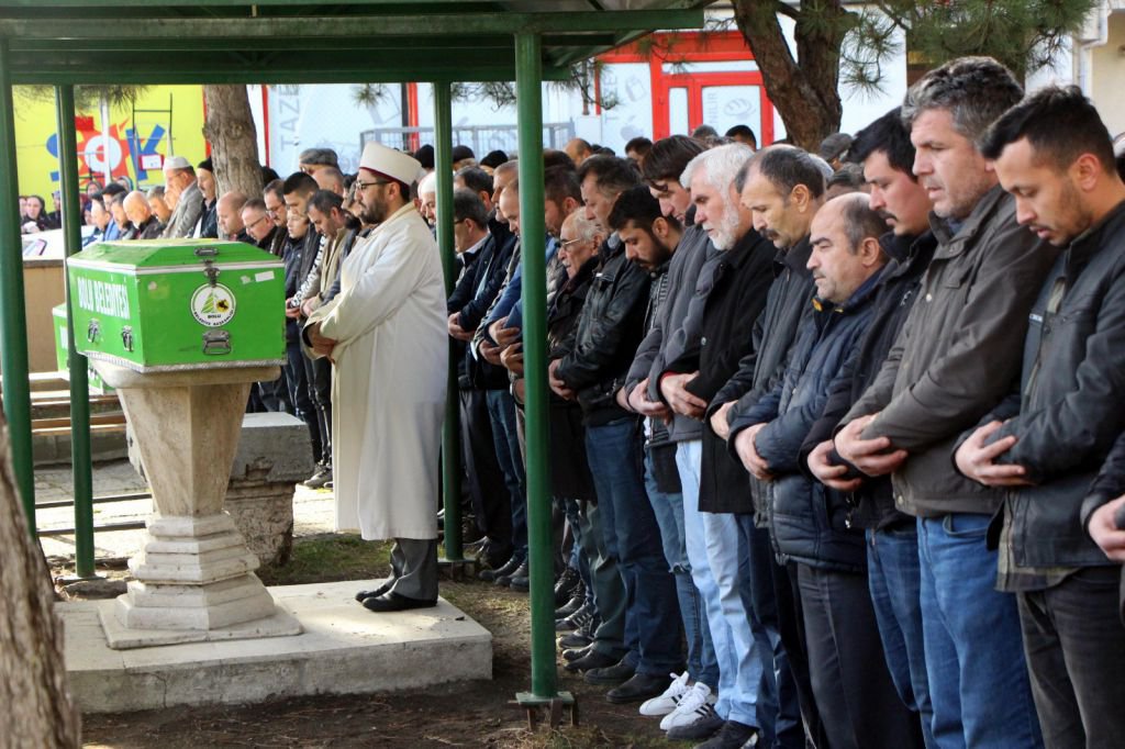 SON YOLCULUĞA BİRLİKTE UĞURLANDILAR