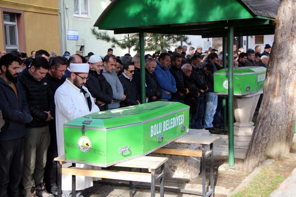 SON YOLCULUĞA BİRLİKTE UĞURLANDILAR