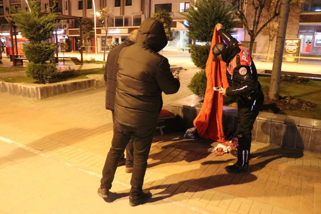 ŞÜPHELİ ÇANTA PANİĞİ