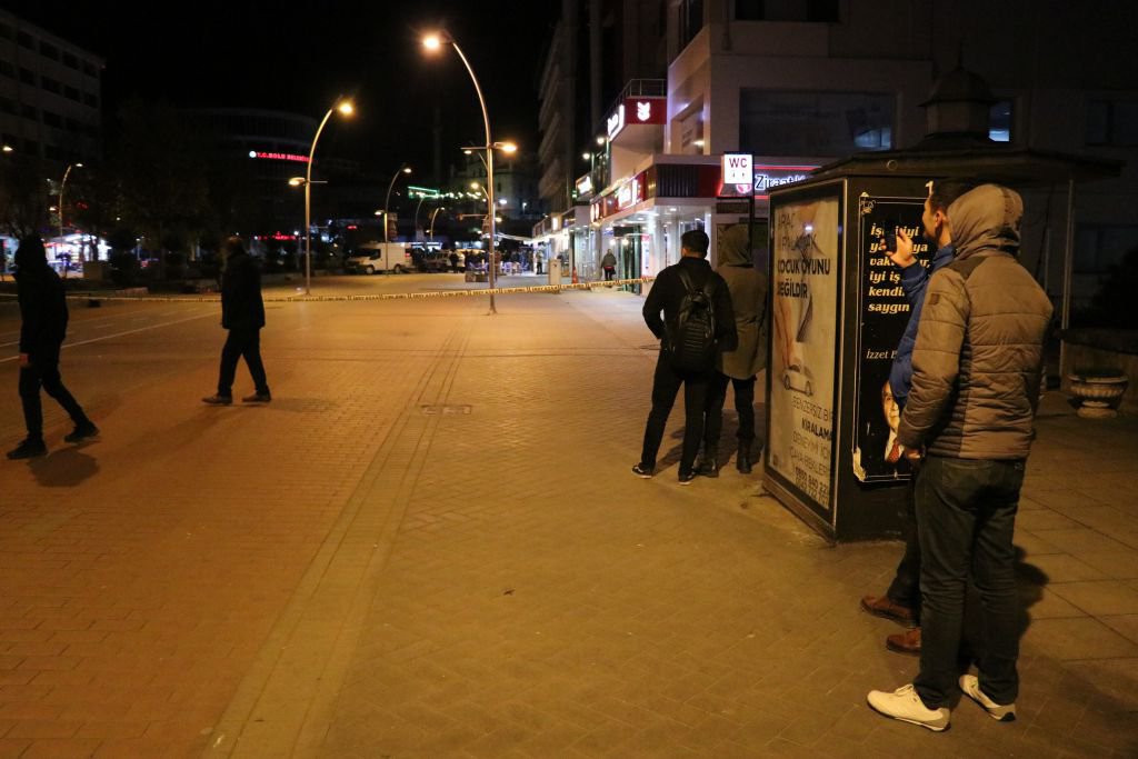 ŞÜPHELİ ÇANTA PANİĞİ