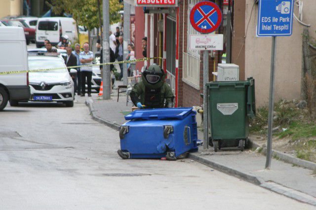 ŞÜPHELİ PAKET PANİĞİ....