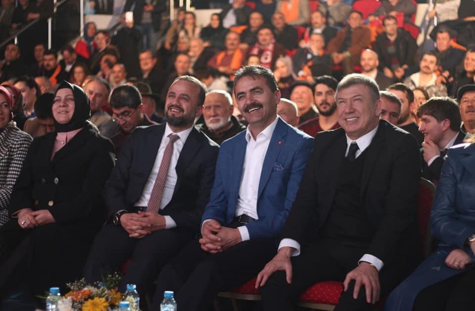 TANJU ÇOLAK, METİN'E DESTEK İÇİN GELDİ