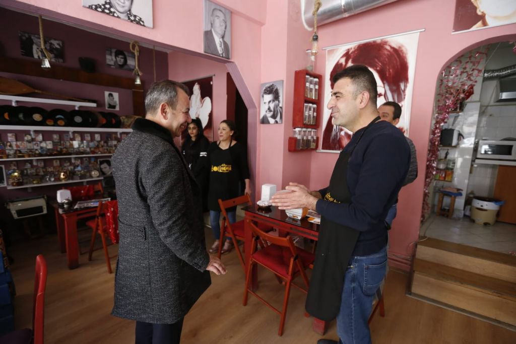 TANJU ÖZCAN ESNAFTAN BÜYÜK İLGİ GÖRDÜ