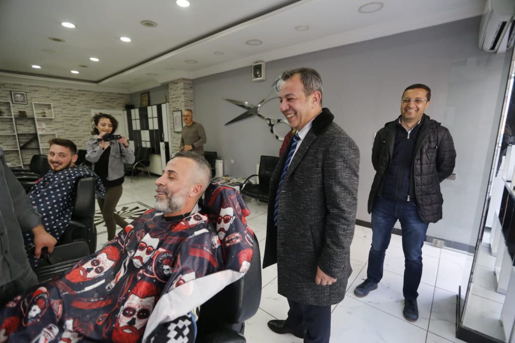 TANJU ÖZCAN ESNAFTAN BÜYÜK İLGİ GÖRDÜ