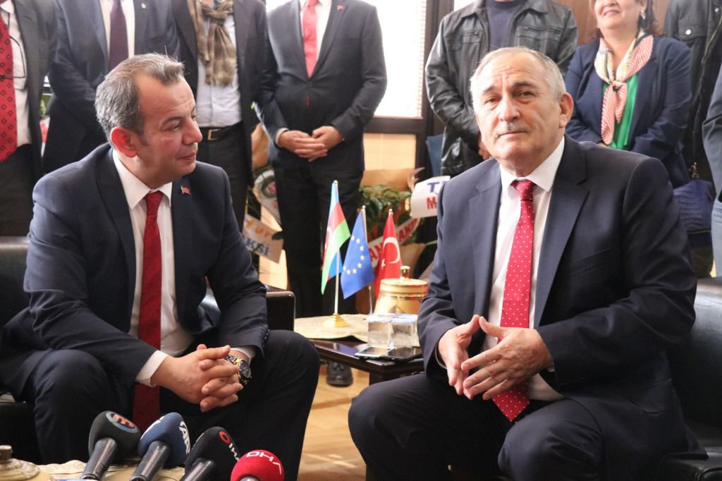 TANJU ÖZCAN GÖRKEMLİ TÖRENLE GÖREVE BAŞLADI