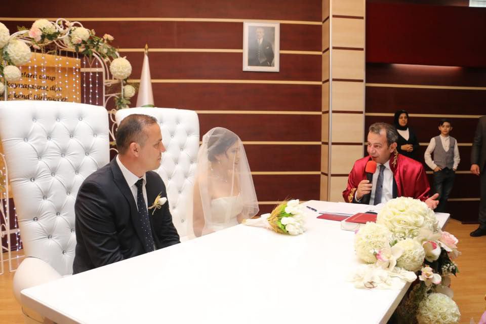 TANJU ÖZCAN İLK NİKANI KIYDI