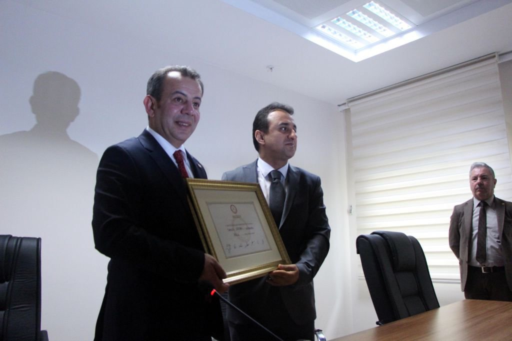 TANJU ÖZCAN RESMEN BAŞKAN...