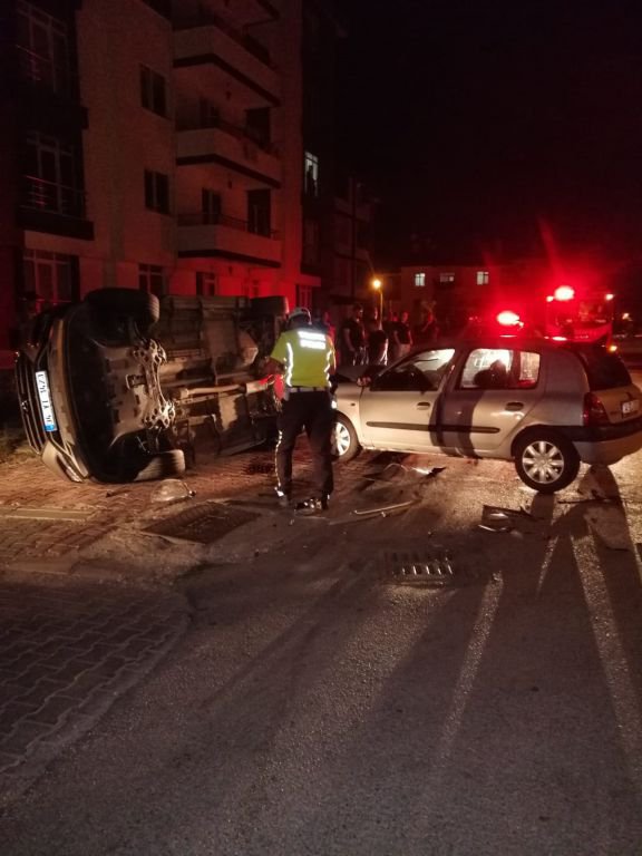 TEPECİK'TE KAZA, 5 YARALI