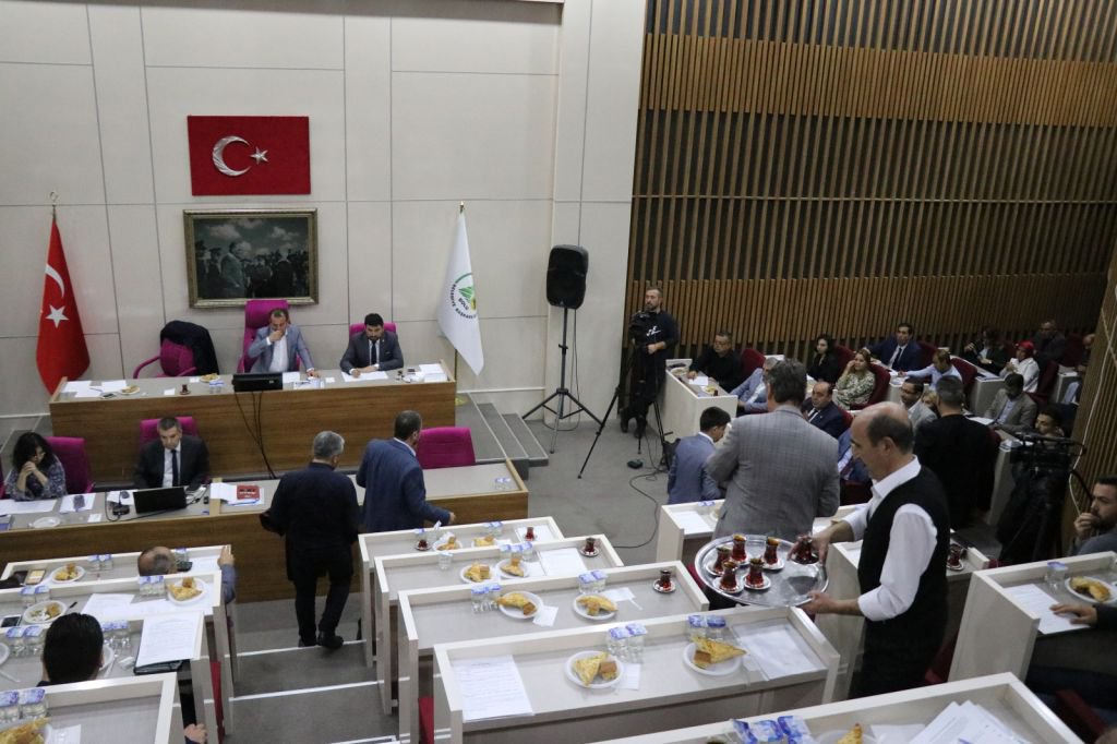 ÜLKÜCÜLER MECLİSİ BASTI !