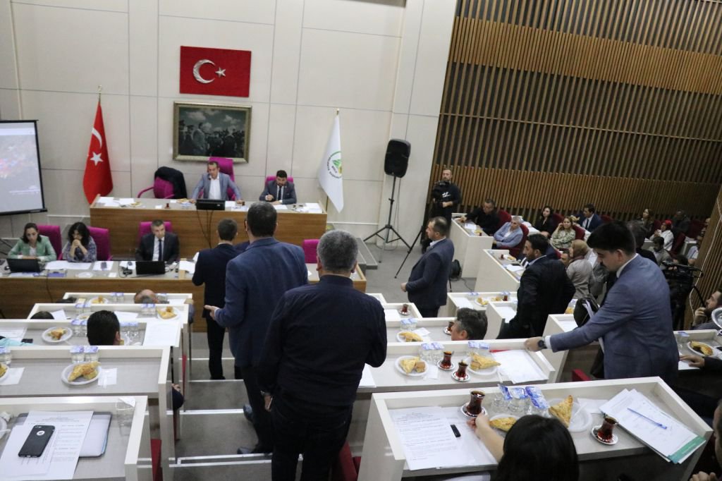 ÜLKÜCÜLER MECLİSİ BASTI !