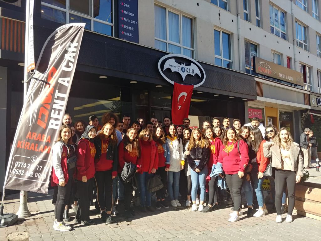 ULTRASLANLAR KAHVALTIDA BULUŞTU