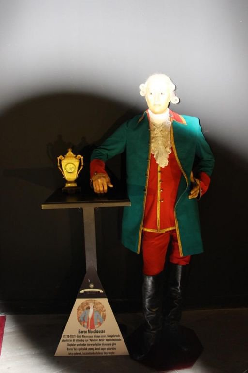 ÜNLÜLERİN BALMUMLARI BOLU'DA...