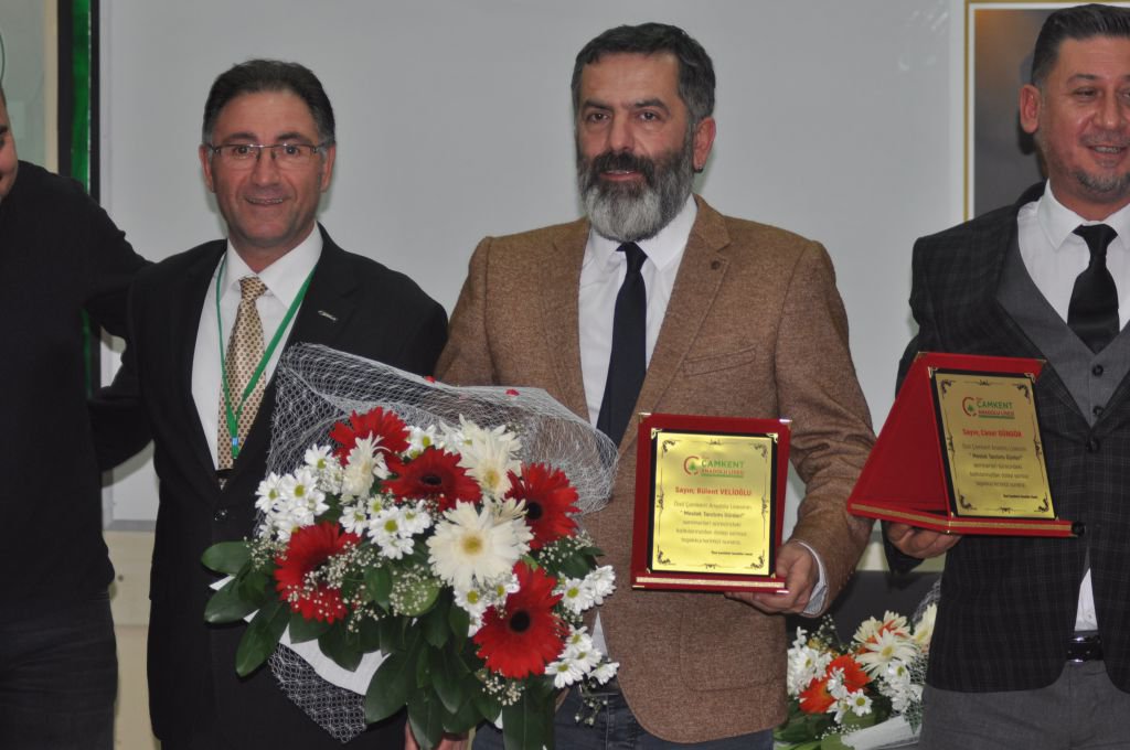 USTA GAZETECİLER ÖĞRENCİLERLE BULUŞTU