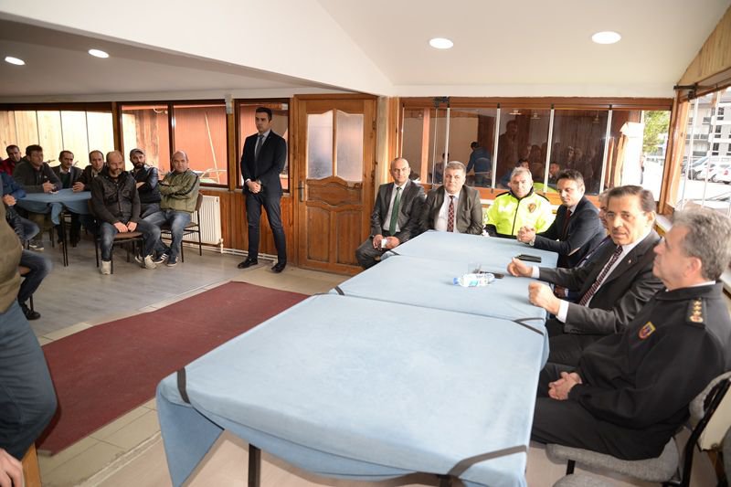 VALİ ÜMİT'TEN HALK BULUŞMASI