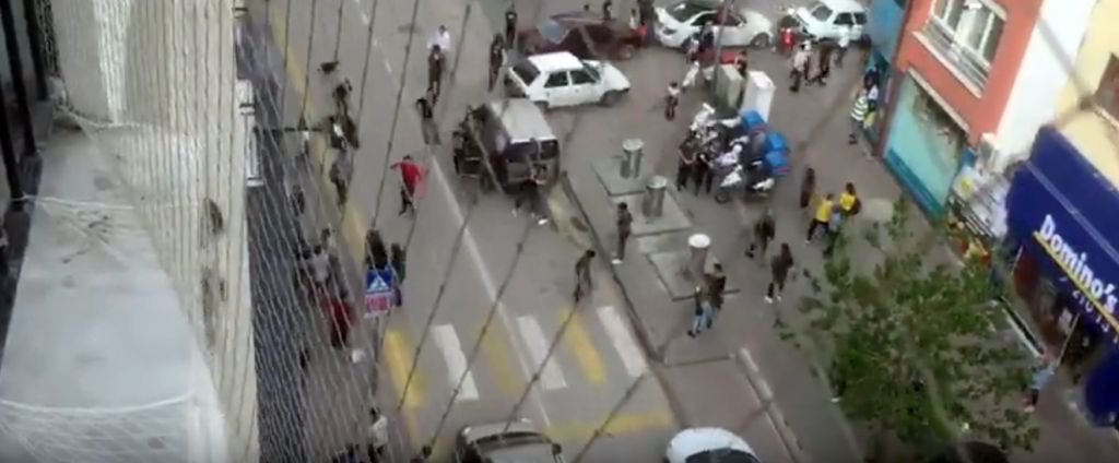 VİDEO HABER - CADDE DE SATIRLI BIÇAKLI KAVGA