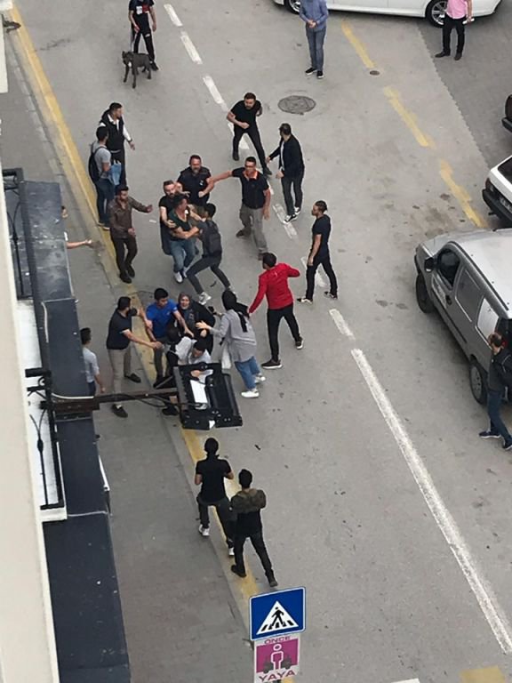 VİDEO HABER - CADDE DE SATIRLI BIÇAKLI KAVGA