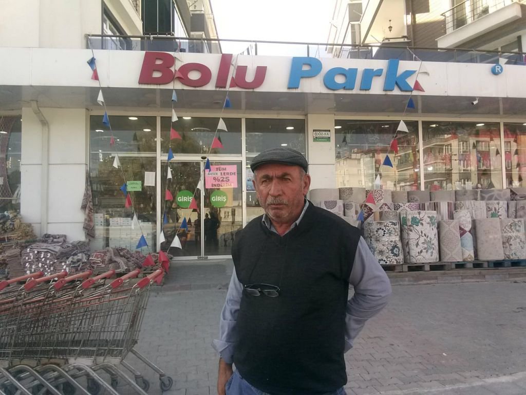 YENİ YOL VE KALDIRIMA İSYAN ETTİ !