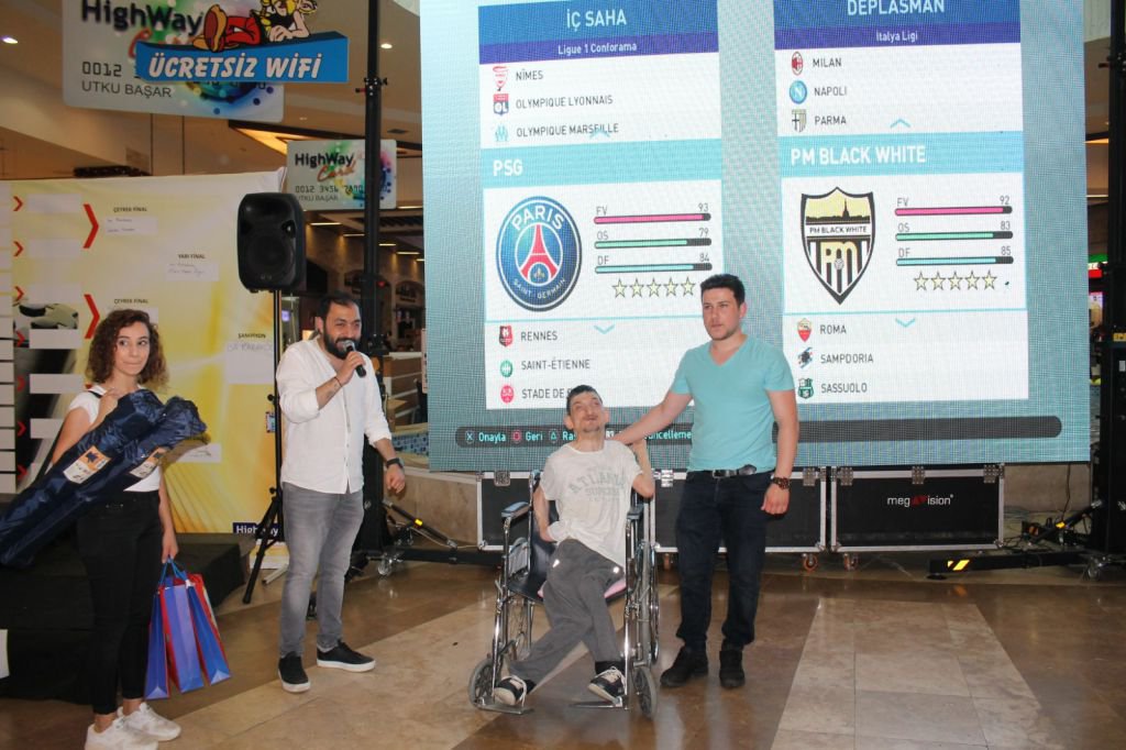 YETENEĞİYLE YARIŞMAYA DAMGA VURDU