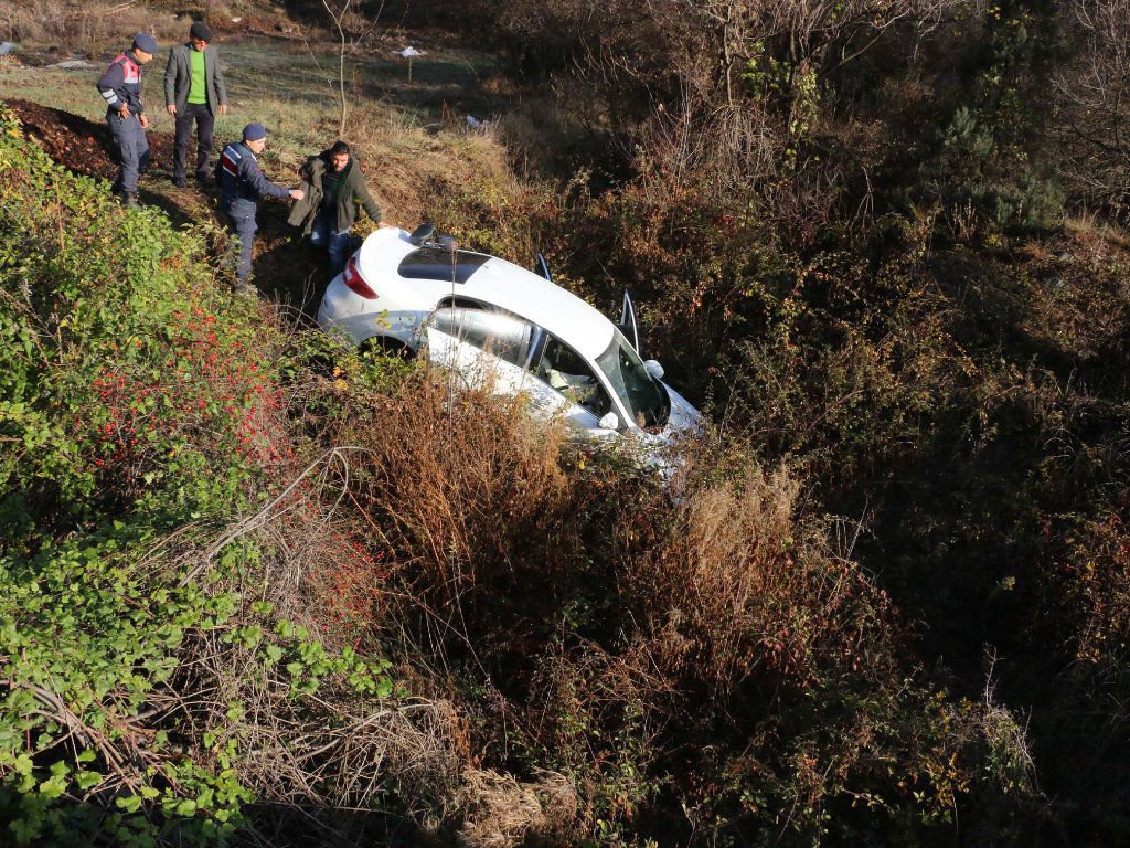 YOĞUN SİS KAZA GETİRDİ