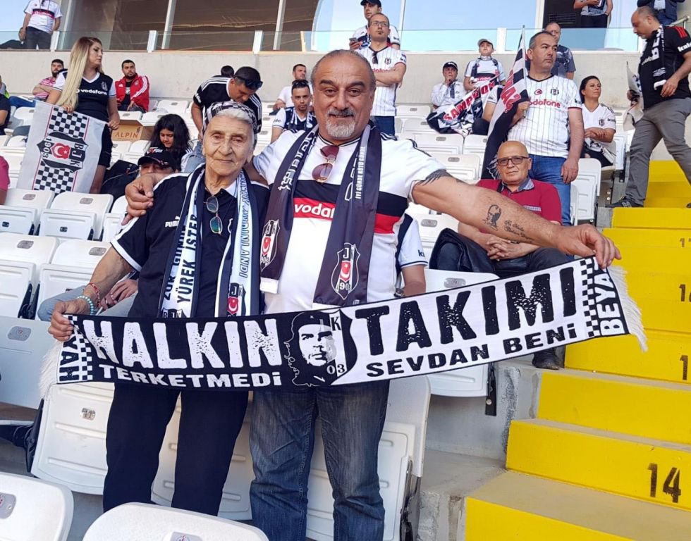 YOK BÖYLE BİR BEŞİKTAŞ SEVGİSİ