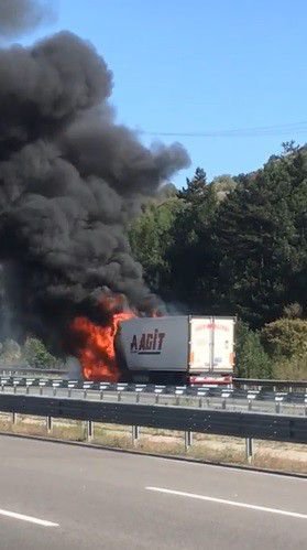 YOL ORTASINDA CAYIR CAYIR YANDI !