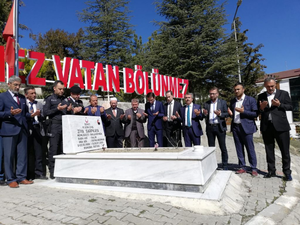 ZAFER GÜNÜNDE ANLAMLI ZİYARET