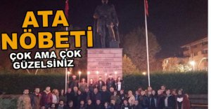 CHP'Lİ GENÇLERDEN ATA NÖBETİ