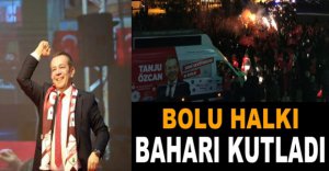 DEMOKRASİ MEYDANI'NDA BÜYÜK COŞKU