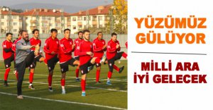 YÜZLER GÜLÜYOR
