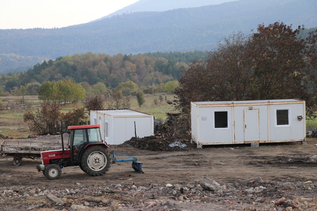 "42 BİNA HASAR GÖRMÜŞ VAZİYETTE"