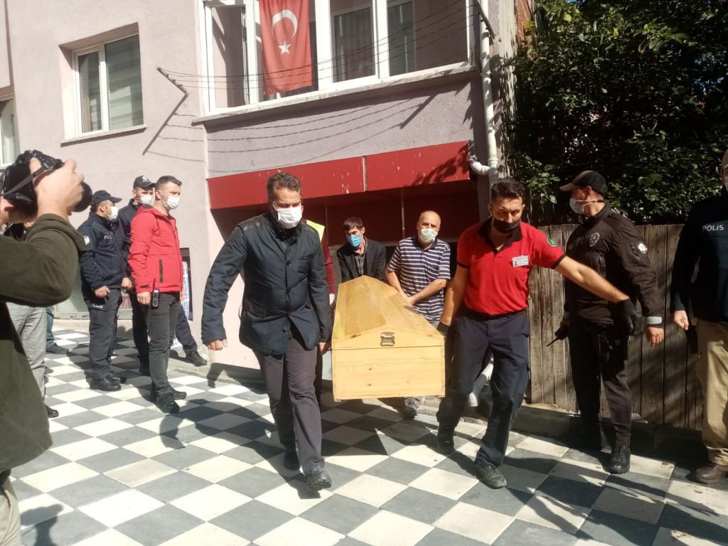 5. KATTAN DÜŞEREK CAN VERDİ