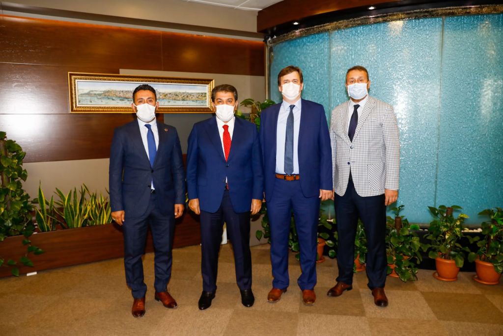 AK PARTİLİ ÜYELERDEN İSTANBUL ÇIKARTMASI