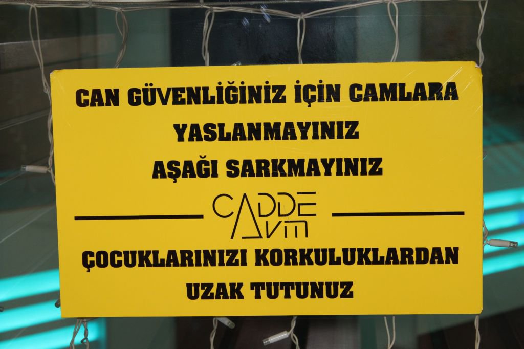 MERAKLA BEKLENEN AVM'LER AÇILDI