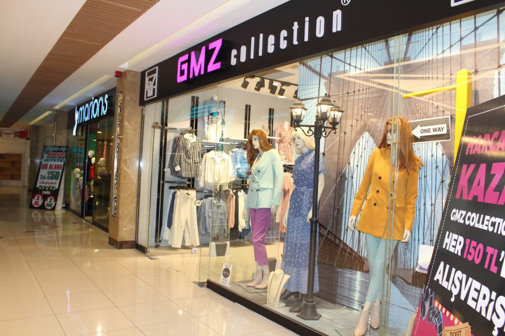 MERAKLA BEKLENEN AVM'LER AÇILDI