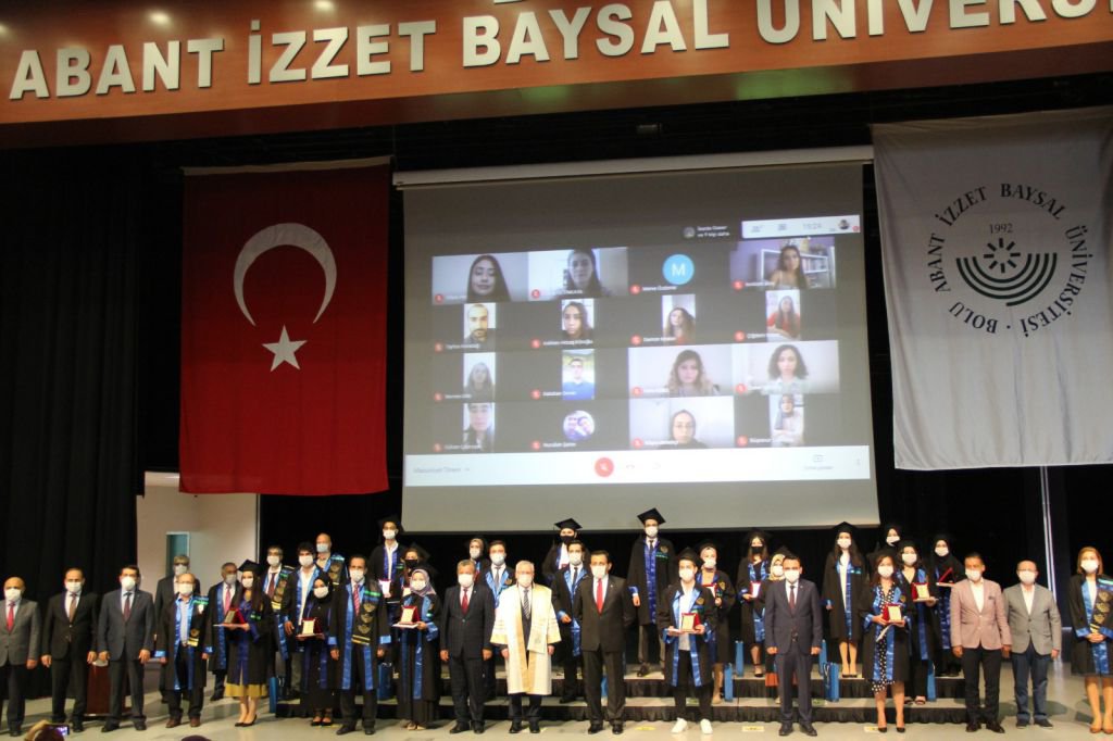 BAİBÜ'DE MEZUNİYET HEYECANI