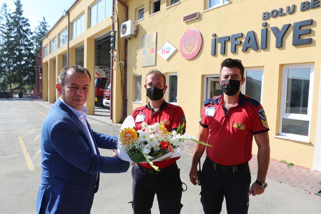 BAŞKAN ÖZCAN İTFAİYECİLERİ ZİYARET ETTİ