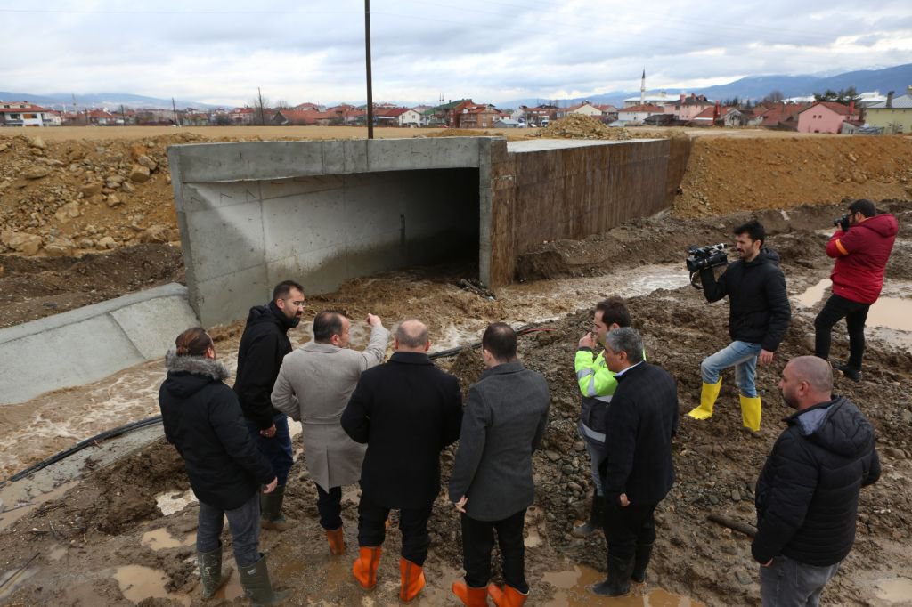 BAŞKAN ÖZCAN'DAN KARAYOLLARINA TEPKİ