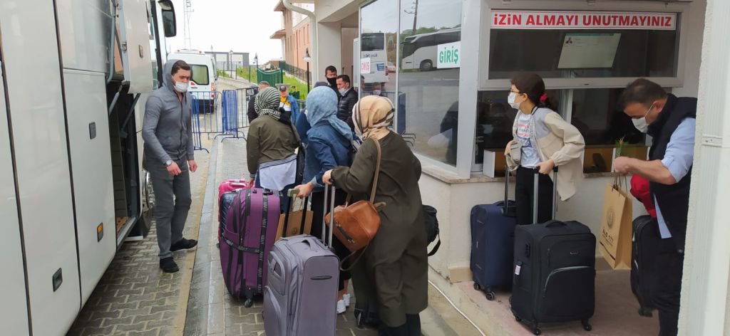 BAYRAM NEDENİYLE KARANTİNADAN ERKEN ÇIKTILAR