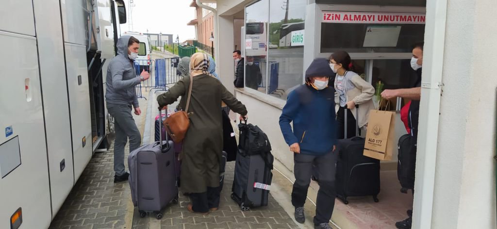 BAYRAM NEDENİYLE KARANTİNADAN ERKEN ÇIKTILAR