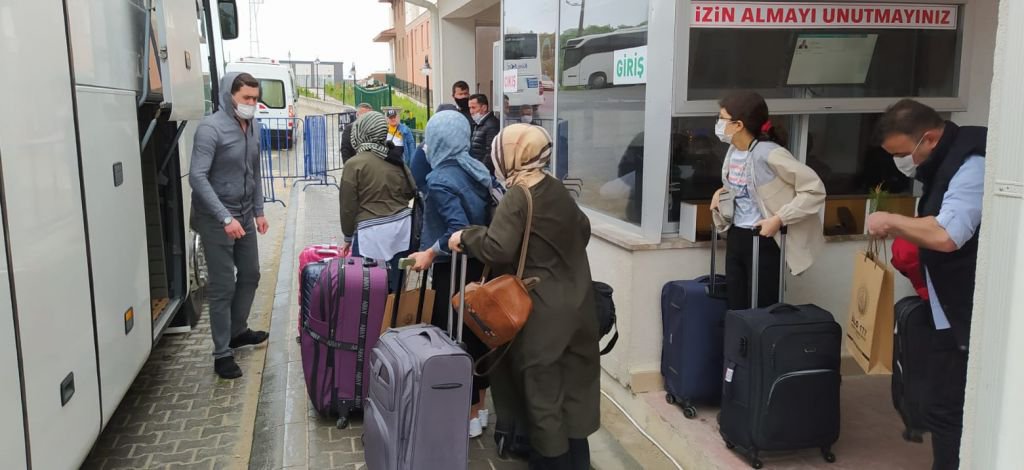 BAYRAM NEDENİYLE KARANTİNADAN ERKEN ÇIKTILAR