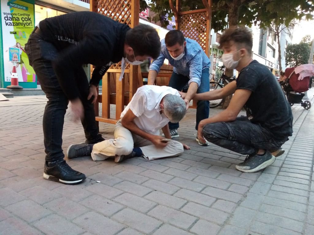 BİR ANDA YERE YIĞILDI