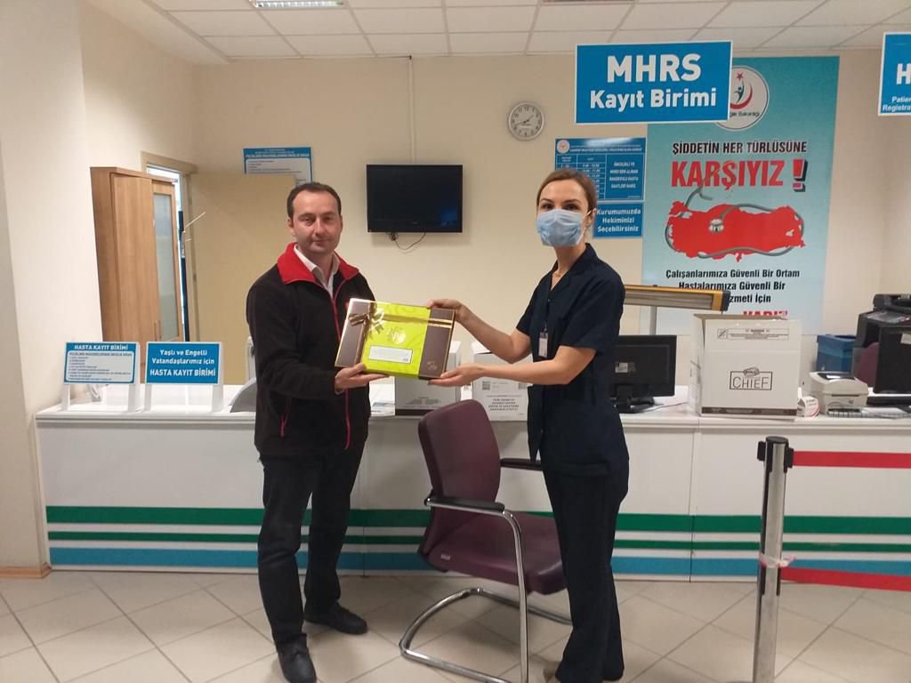 BOLÇİ’DEN SAĞLIK ÇALIŞANLARINA JEST