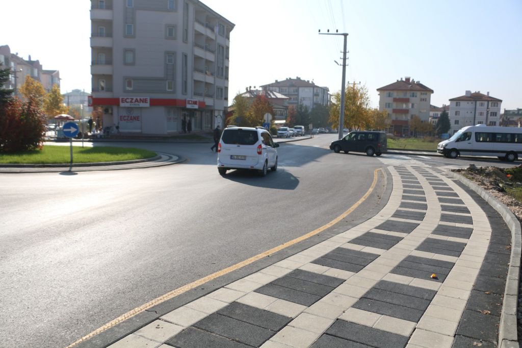 BOLU MODERN KALDIRIMLARA KAVUŞUYOR