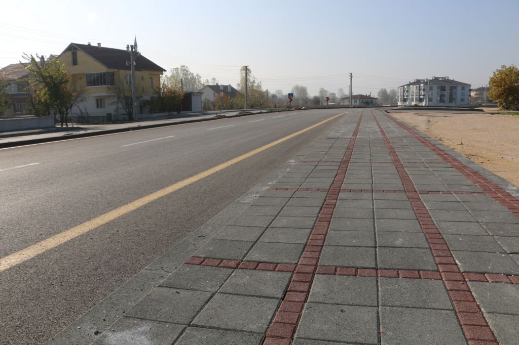 BOLU MODERN KALDIRIMLARA KAVUŞUYOR