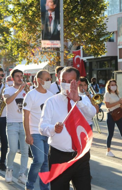 BOLU'DA COŞKULU ZAFER YÜRÜYÜŞÜ