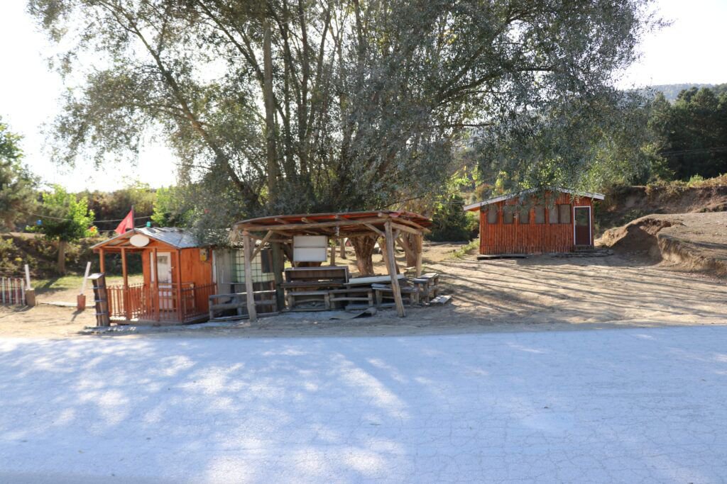 BOLU'DA KAÇAK İŞLETMELERE YIKIM KARARI